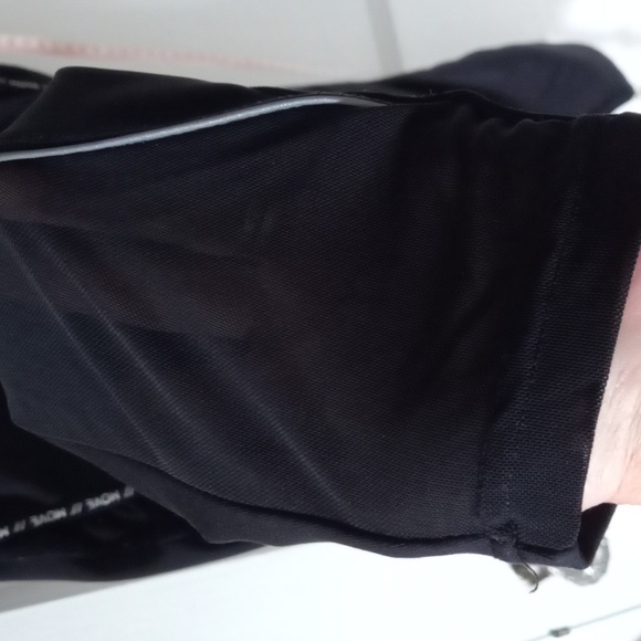 Move workout capris - Picture 4 of 10